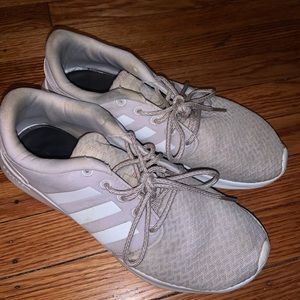 Light purple Adidas Cloud Foam women’s shoes 8 1/2